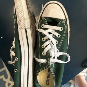 Deep green converse women’s 7.5